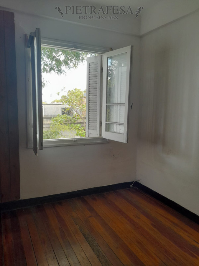 Apartamento ID.15417 - Apartamento en alquiler, 1 dormitorio, 1 baño, 2do piso por escalera. Cordón.