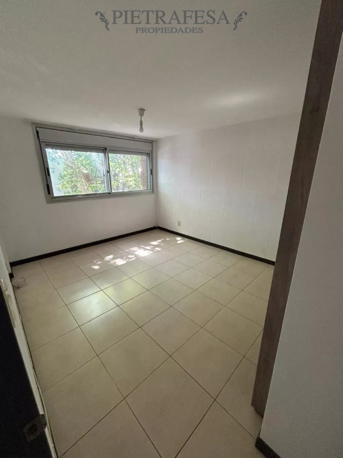 Apartamento ID.12343 - Apto en venta con renta 3 dormitorios, 2 baños, garaje-Centro