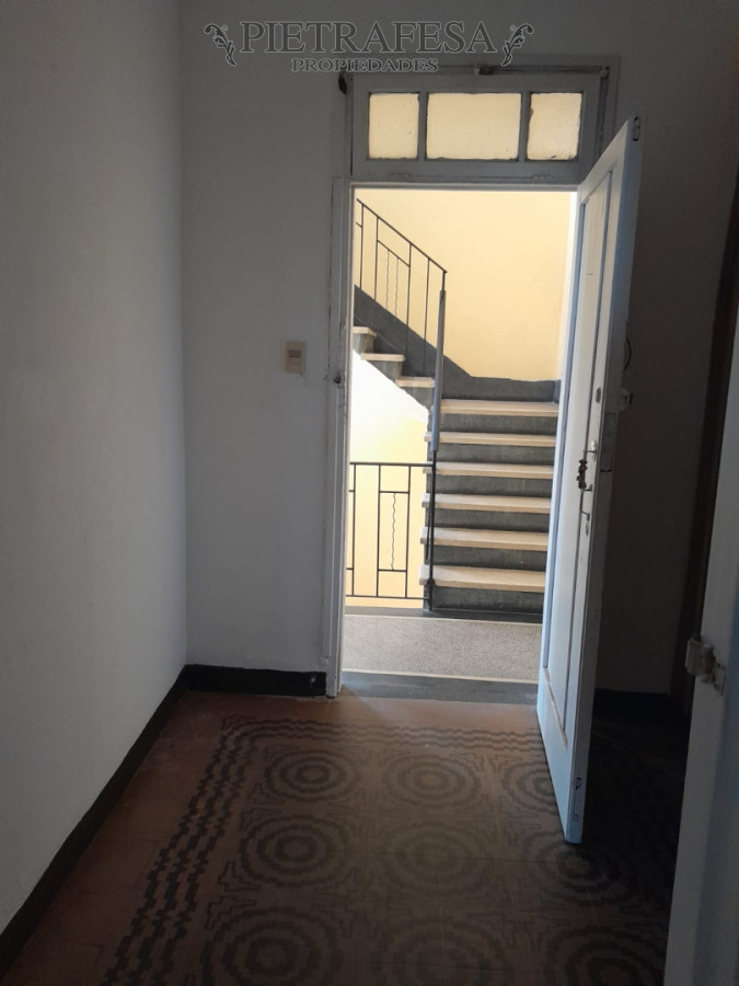 Apartamento ID.15417 - Apartamento en alquiler, 1 dormitorio, 1 baño, 2do piso por escalera. Cordón.