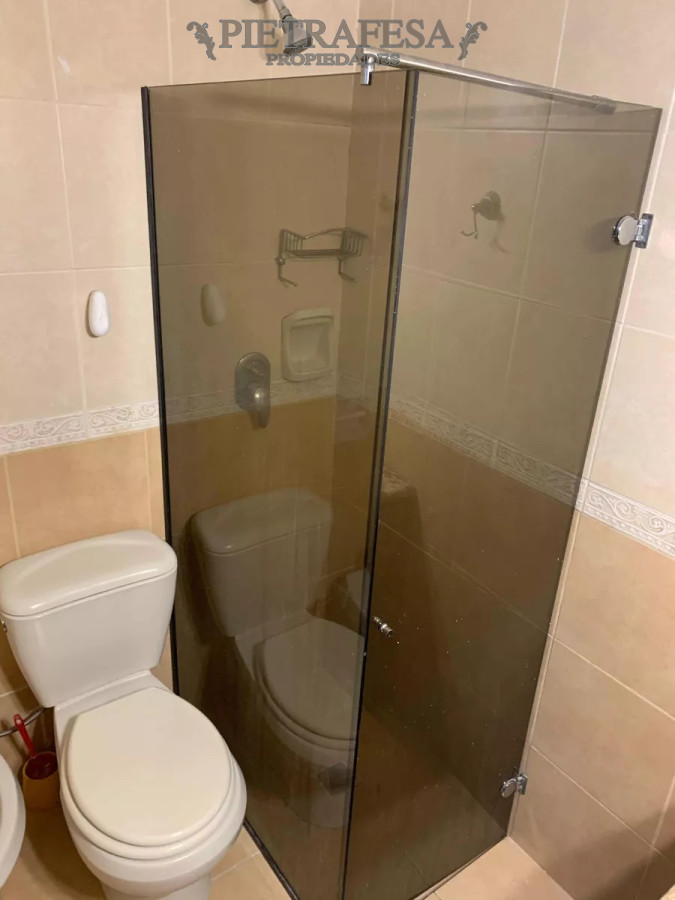 Apartamento ID.12268 - Apto en venta con renta 3 dormitorios y patio- La Comercial