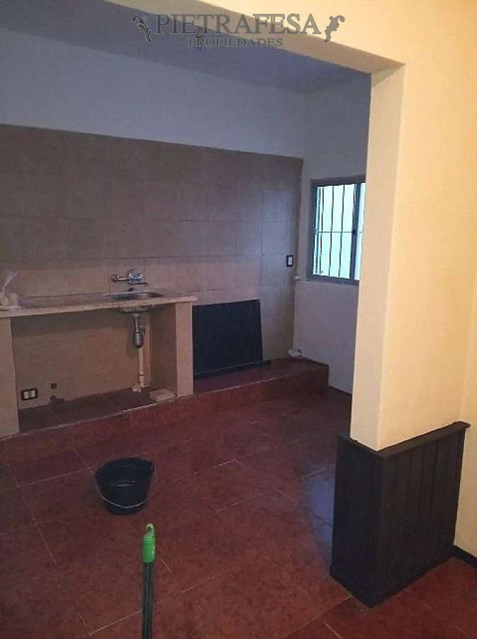 Apartamento ID.552 - Apartamento en venta con renta 2 dormitorios , 1 baño, patio - Cno. Corrales - Villa Española 
