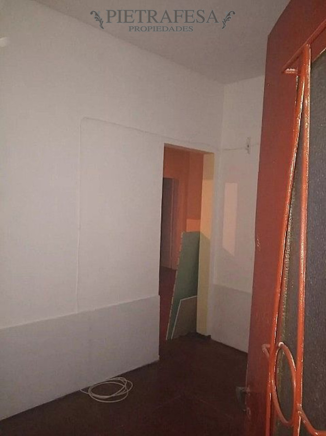Apartamento ID.552 - Apartamento en venta con renta 2 dormitorios , 1 baño, patio - Cno. Corrales - Villa Española 