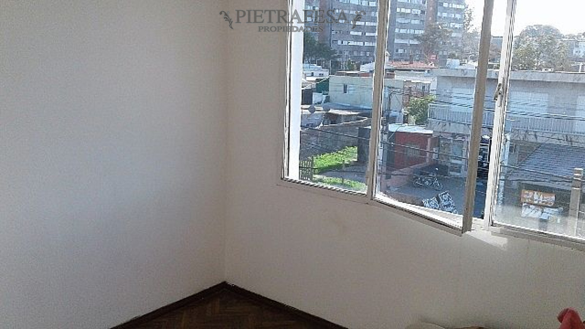 Apartamento ID.438 - Apto venta con renta 2 dormitorios 1 baño-Godoy- Malvin Norte 