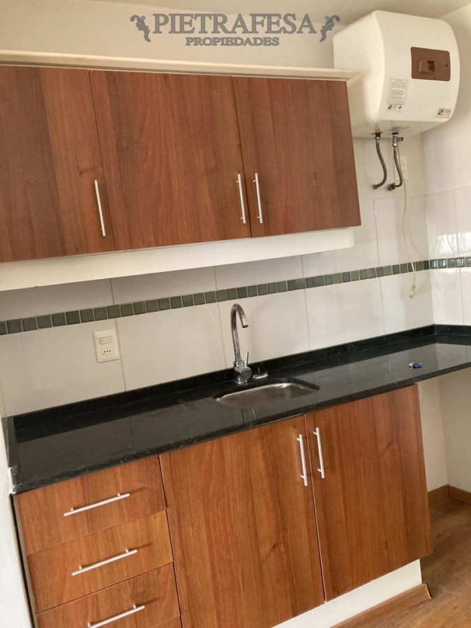 Apartamento ID.16633 - Venta de monoambiente, 1 baño , terraza . Punta carretas