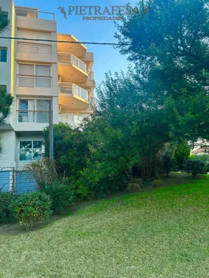 Apartamento ID.13882 - Apartamento en alquiler, 1 dormitorio, 1baño, terraza, garaje. Barra de Carrasco.
