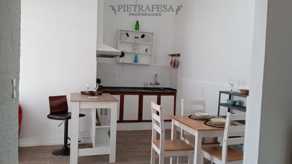 Apartamento ID.13554 - Apartamento en alquiler, 2dormitorios, 1baño, patio, amueblado. Sayago.