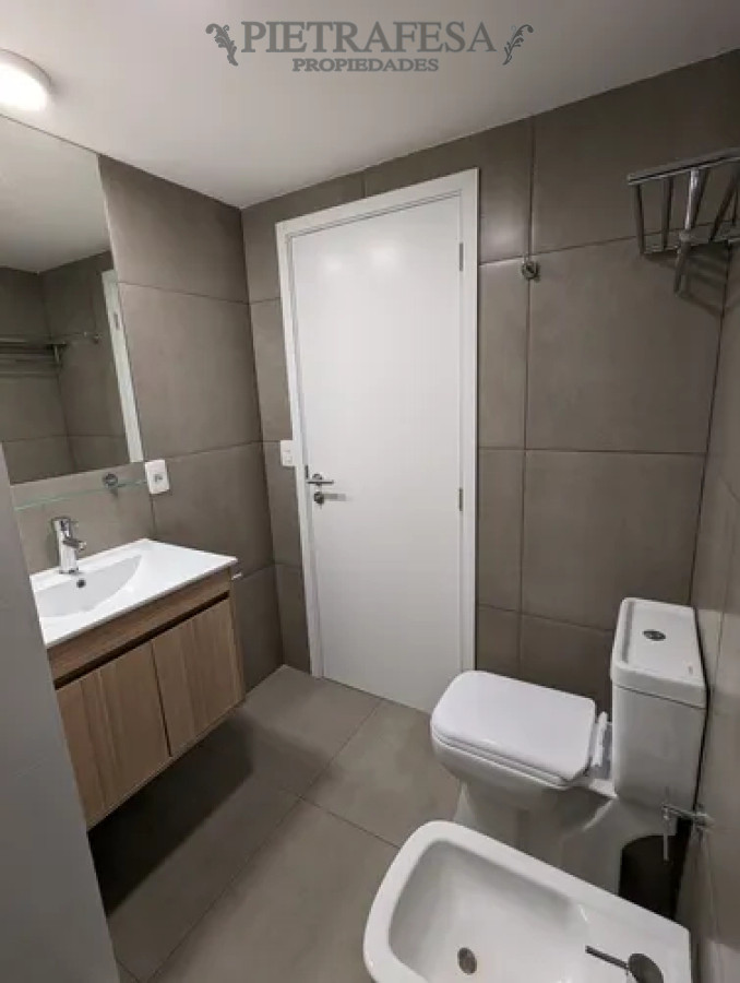 Apartamento ID.14340 - Apartamento en alquiler, monoambiente, 1 baño, patio. Cordón.