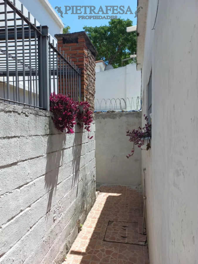 Apartamento ID.12395 - Apto en alquiler  1 dormitorio, 1 baño y patio-Jacinto Vera, 