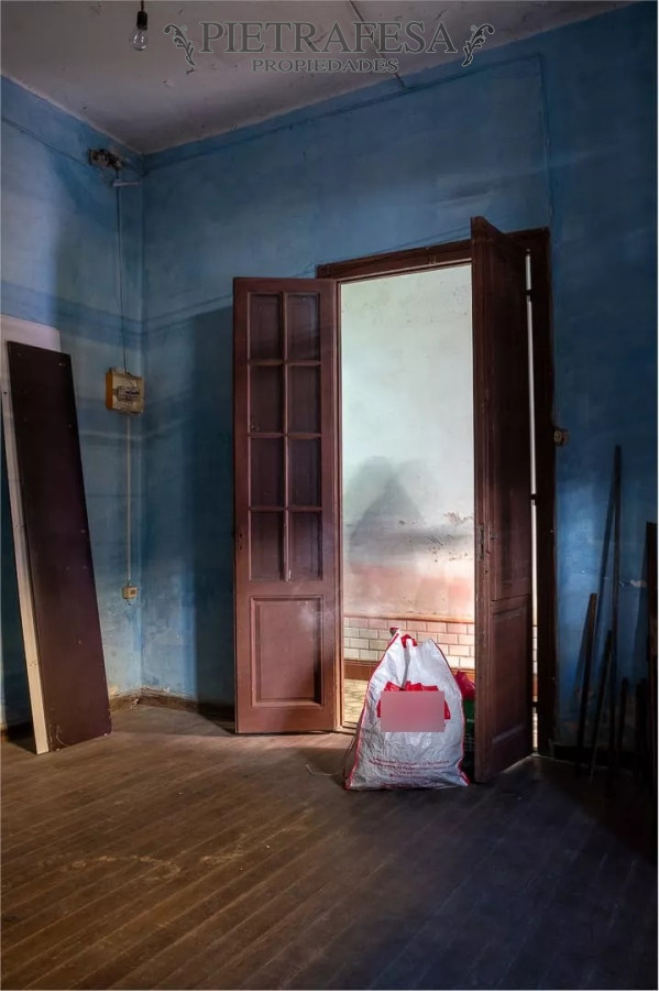 Apartamento ID.8011 - Apartamento a reciclar en venta, 3 dormitorios, 1 baño y azotea-Vilardebó-Reducto