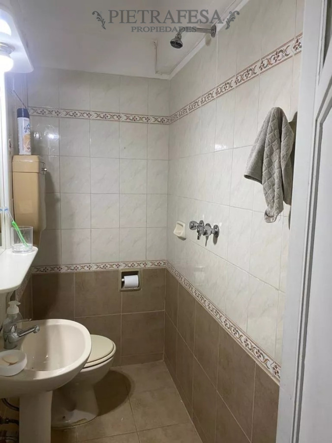 Apartamento ID.6052 - Apartamento en venta 4 dormitorios, 3 baños y patio- Zelmar Michelini -Centro