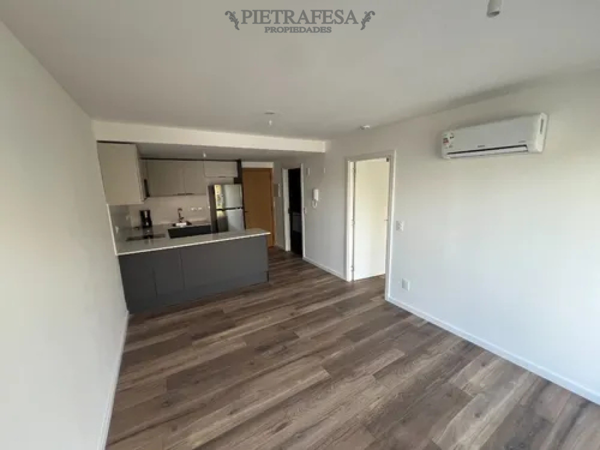 Apartamento ID.13479 - Apartamento en alquiler, 1dormitorio, 1baño, terraza, cochera. Pocitos.