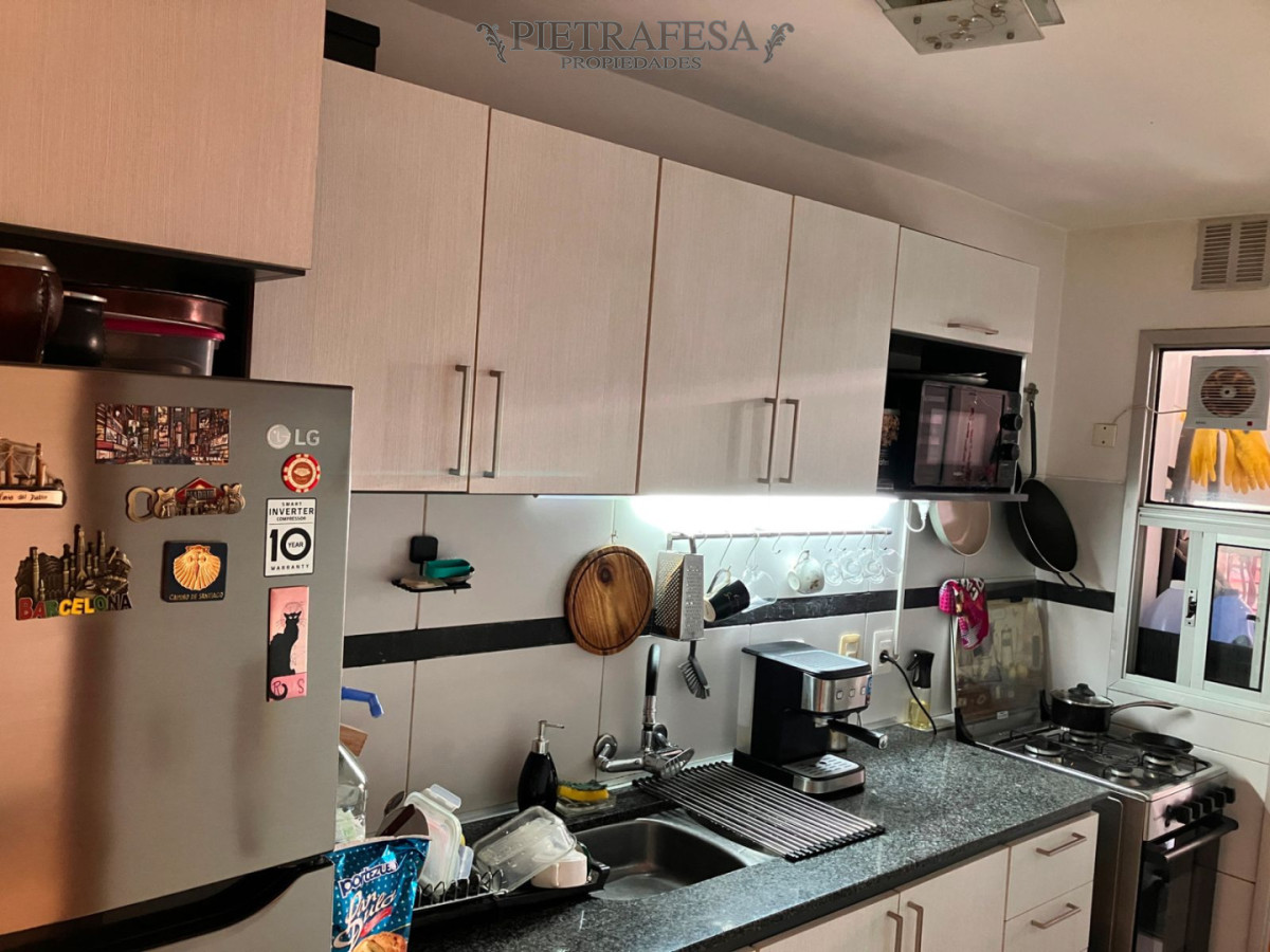 Apartamento ID.15777 - Apartamento en venta, 2 dormitorios, 1 baño, terraza, garaje. Aguada.