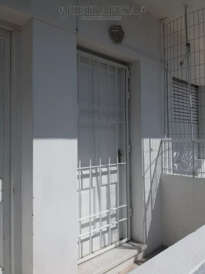 Apartamento ID.8877 - Apto con renta en venta 2 dormitorios y balcón-Hipólito Mordellie