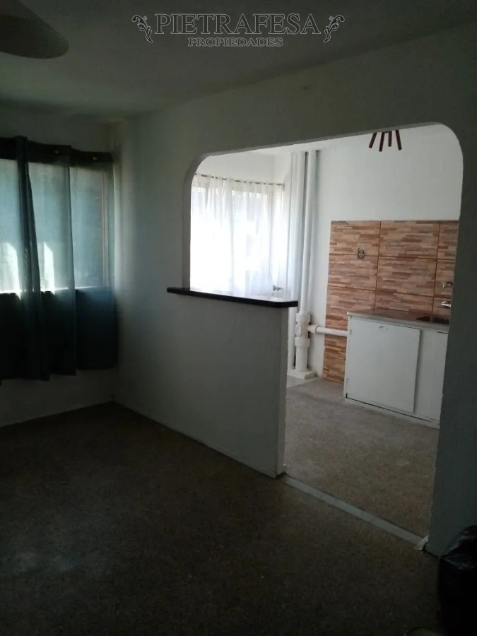 Apartamento ID.1966 - Apartamento en venta con renta Euskal Erria 70, 2 dormitorios 1 baño-Malvin Norte