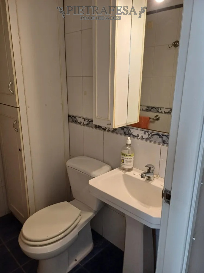 Apartamento ID.14221 - Apartamento en Pocitos, 3 dormitorios, 2 baños y Garage a metros del mar