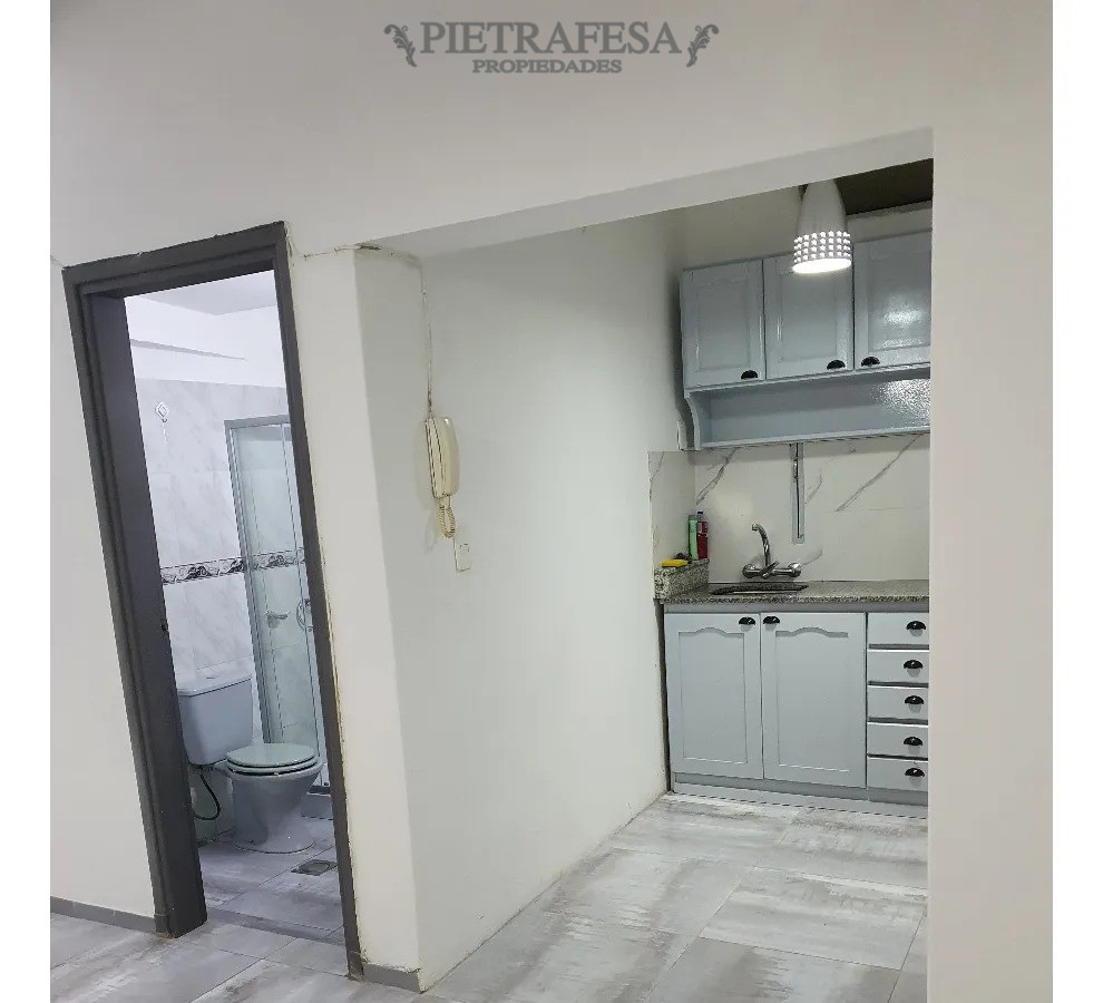 Apartamento ID.13567 - Apto en venta con renta 1 dormitorio, 1 baño y patio-La Comercial 