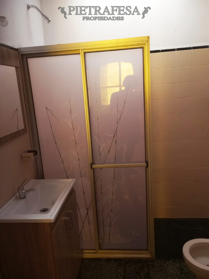 Apartamento ID.12937 - 2 Apartamentos en venta con renta 1 dorm, 1 baño, azotea-Brazo Oriental