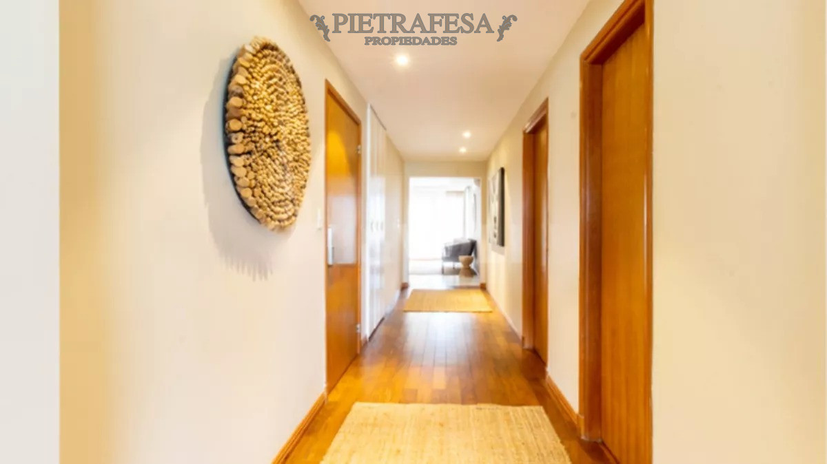 Apartamento ID.12542 - Apto en venta con renta, 3 dormitorios, terraza, garaje-Pocitos 