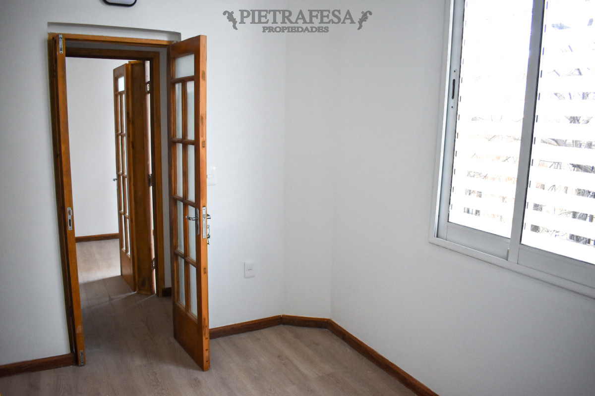 Apartamento ID.13721 - Dúplex en venta, 2 dorm, 1 baño, garaje-Tres Cruces