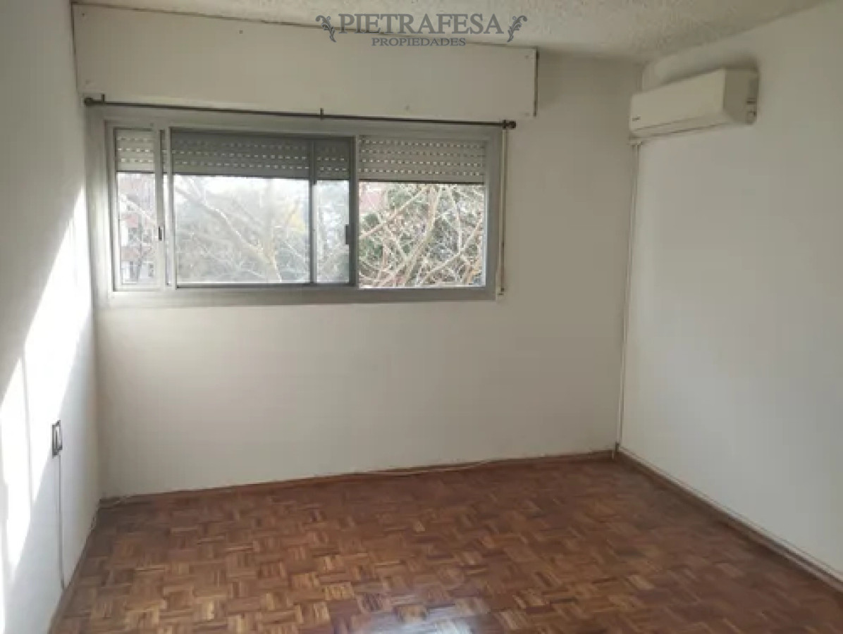 Apartamento ID.13919 - Apartamento en alquiler, 2 dormitorios, 1 baño, terraza lavadero. Parque Posadas.