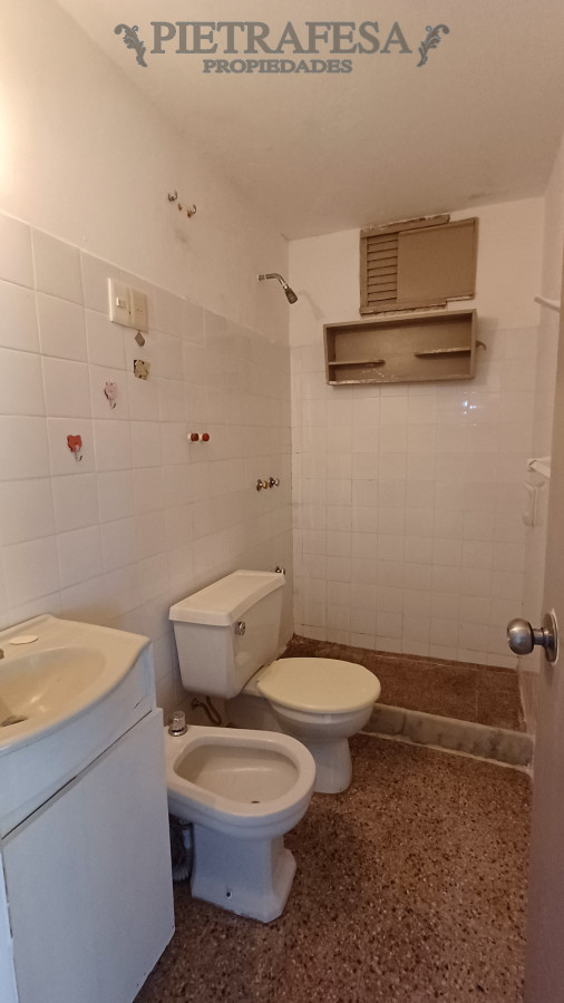 Apartamento ID.13906 - Apartamento en alquiler, 1 dormitorio, 1 baño, terraza lavadero. Malvin Norte.
