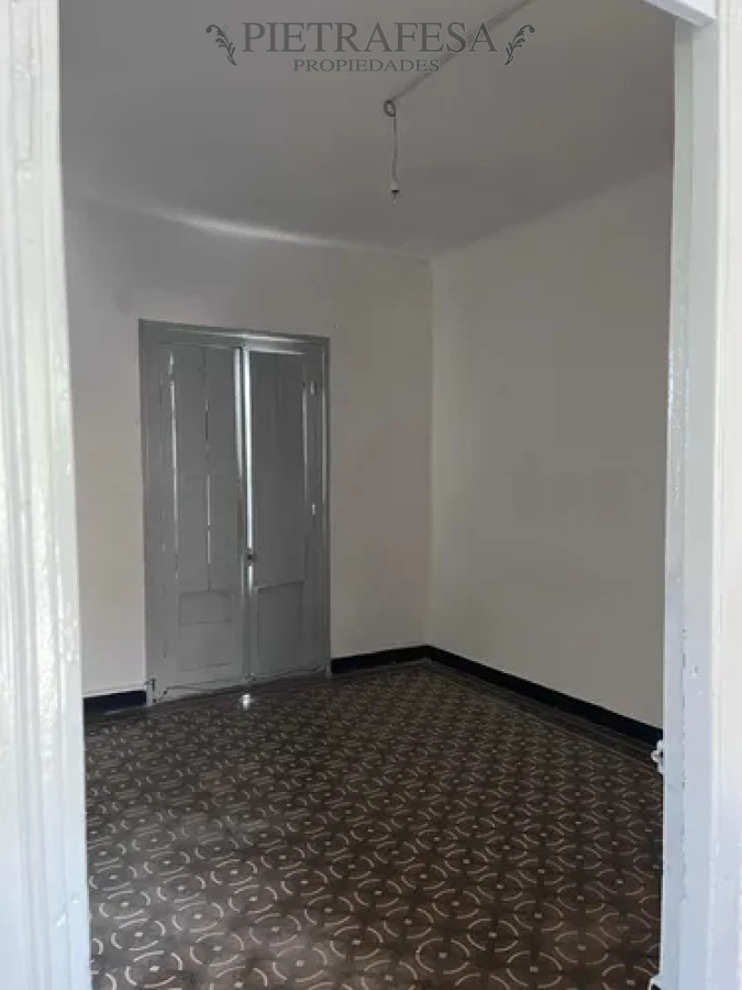 Apartamento ID.14182 - Apartamento en alquiler, 1 dormitorio, 1 baño, balcón, patio. Colon. 