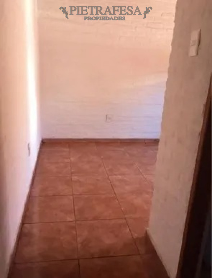 Apartamento ID.13927 - Apartamento en alquiler, 1 dormitorio, 1 baño, patio. Cerro.