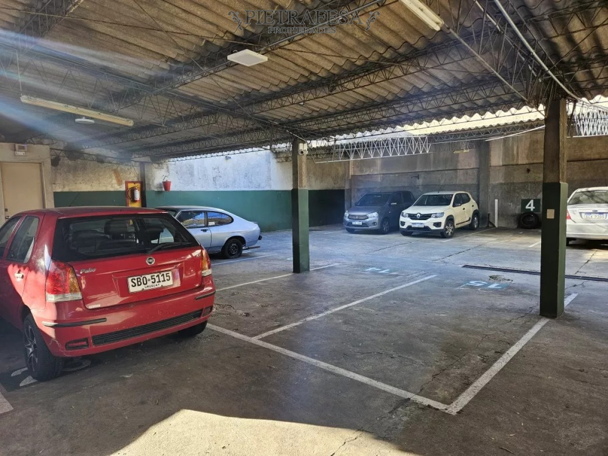 Apartamento ID.9624 - Apto en venta 2 dormitorio, 1 baño, cochera-Pocitos
