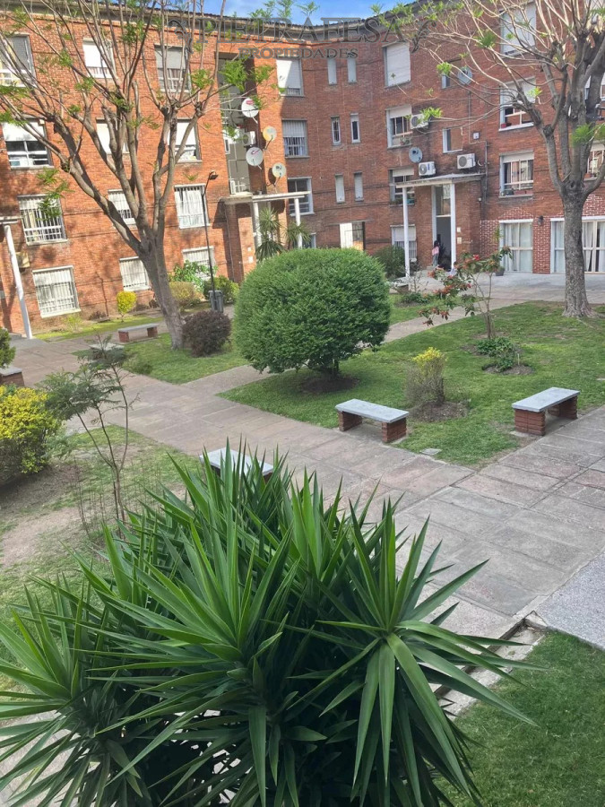 Apartamento ID.8050 - Apartamento en venta 3 dormitorios, 1 baño- Jaime Roldos y Pons-Pérez Castellanos