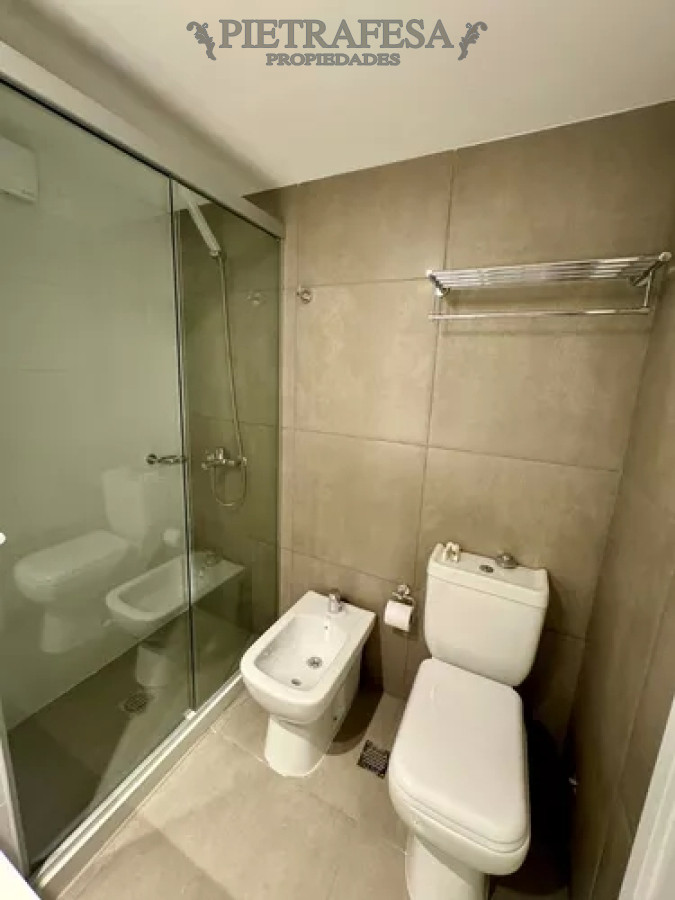Apartamento ID.10533 - Apto en alquiler, monoambiente, 1 baño. Cordón.