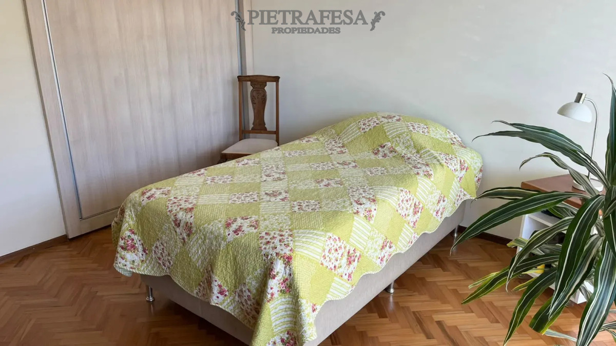 Apartamento ID.16667 - Venta de apartamento, 3 dormitorios , 2 baños , terraza , garaje . Parque Rodó