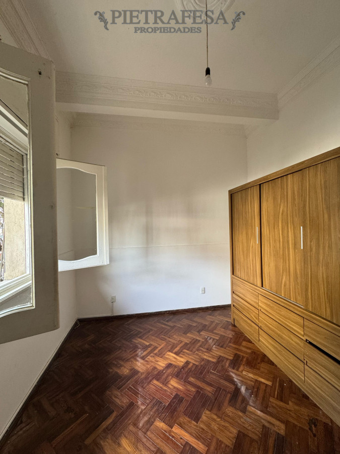Apartamento ID.12813 - Apartamento en alquiler, 2dormitorios, 1baño, patio. Pocitos.