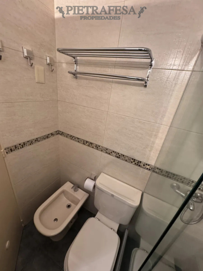 Apartamento ID.14649 - Apartamento en alquiler, 2 dormitorios, 1 baño, terraza lavadero. Pocitos.