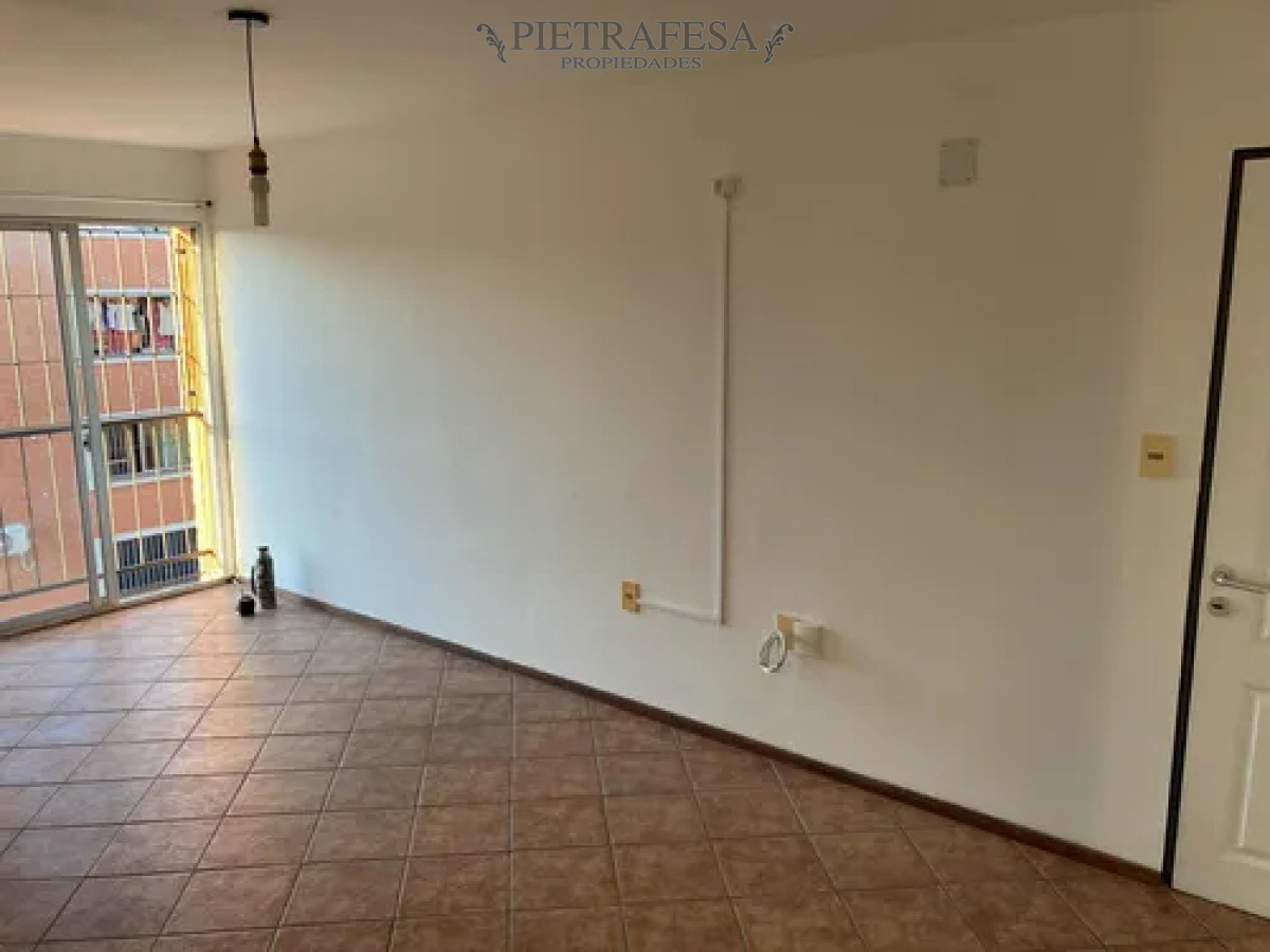 Apartamento ID.14453 - Apartamento en venta, 3 dormitorios, 1 baño, terraza lavadero, cochera. Malvin Norte.