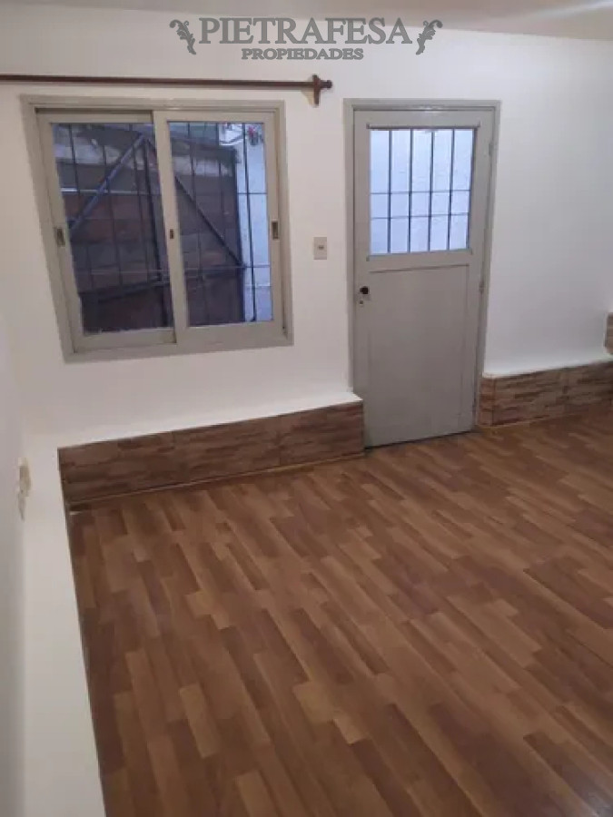 Apartamento ID.13484 - Apartamento en alquiler, 2dormitorios, 1baño, patio. Reducto.