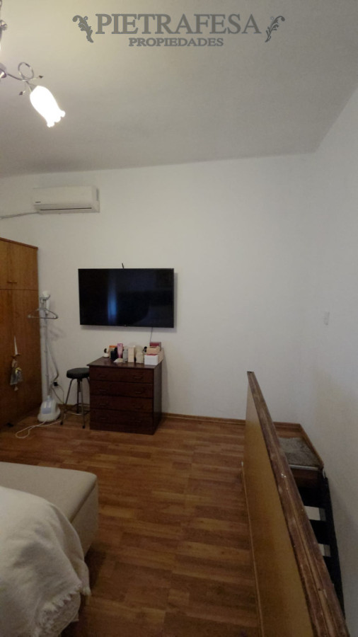 Apartamento ID.15171 - Apartamento tipo duplex en venta, 2 dormitorios, 1 baño, patio. Reducto.