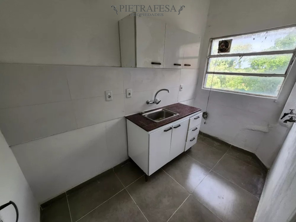 Apartamento ID.8307 - Apartamento en venta 2 dormitorios, 1 baño y balcón-Av. San Martín-Cerrito
