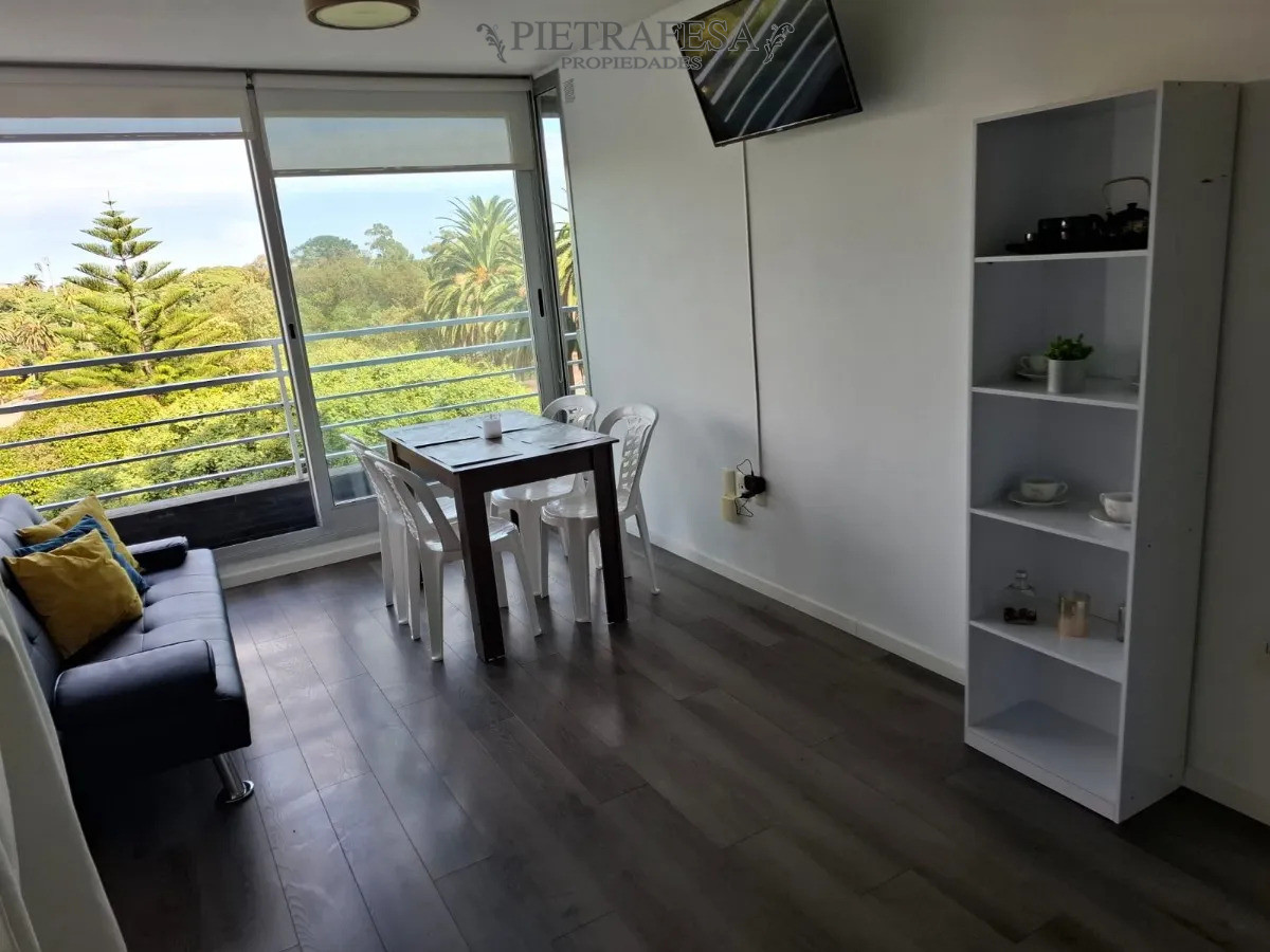 Apartamento ID.14754 - Apto en Alquiler 2 dormitorio, 1 baño, Terraza-Parque Rodo