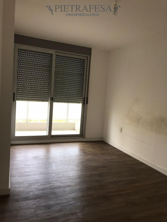 Apartamento ID.4848 - Apartamento en venta con renta 2 dormitorios, 1 baño, balcón y garaje - Canelones, Cordón.