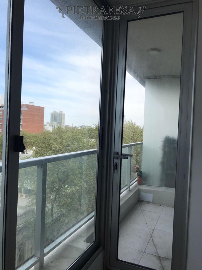 Apartamento ID.4848 - Apartamento en venta con renta 2 dormitorios, 1 baño, balcón y garaje - Canelones, Cordón.