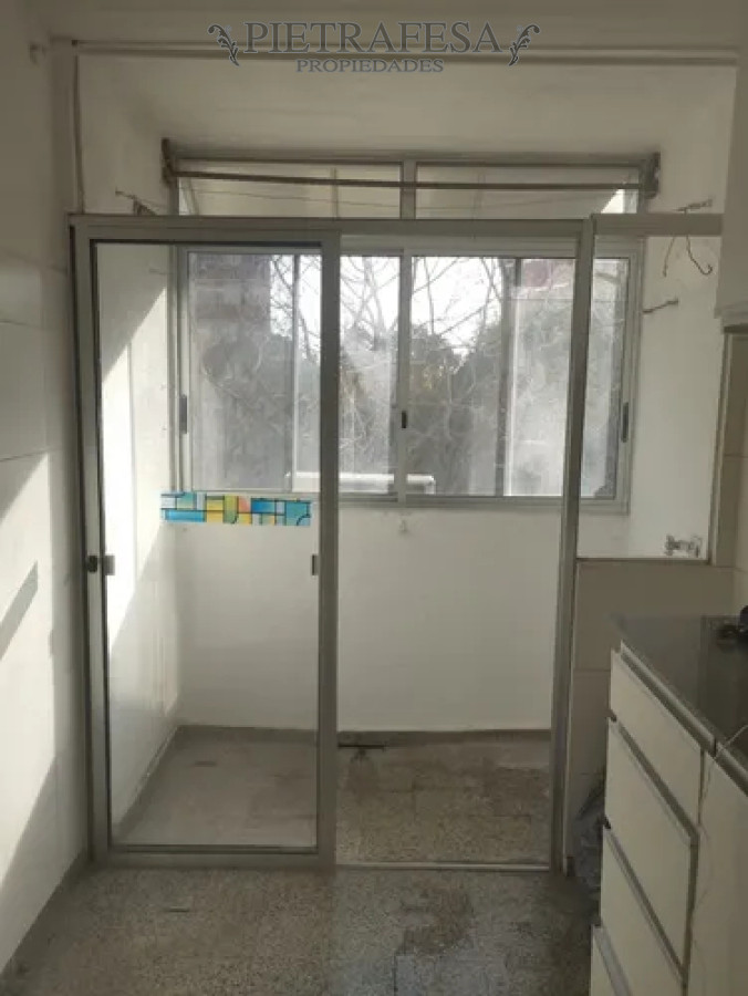 Apartamento ID.13919 - Apartamento en alquiler, 2 dormitorios, 1 baño, terraza lavadero. Parque Posadas.