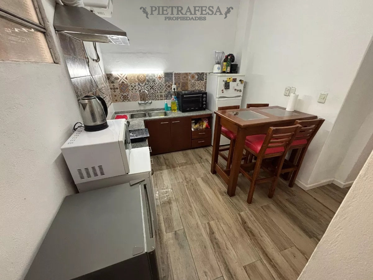 Apartamento ID.12128 - Apto en venta con RENTA 2 dormitorios, patio-Centro 