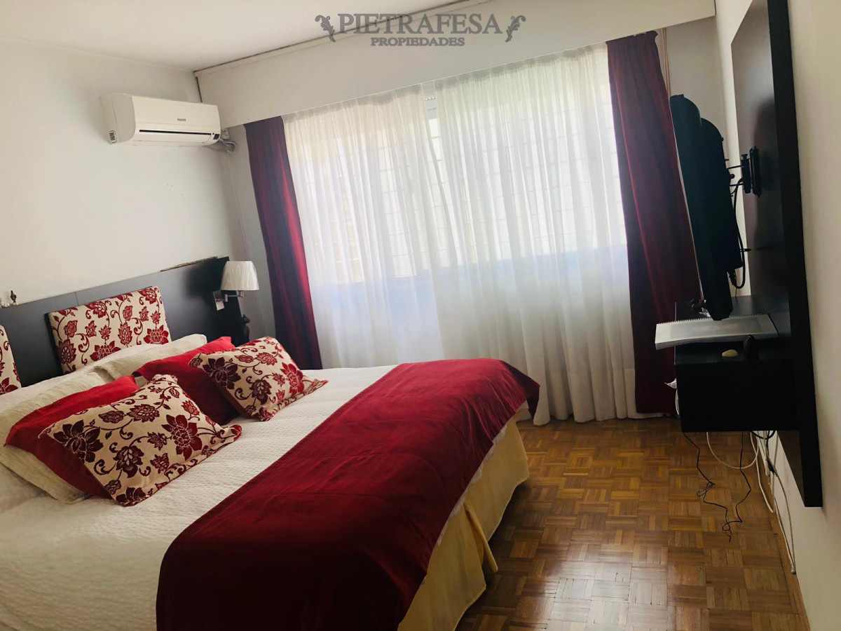 Apartamento ID.4000 - Apartamento Penthouse en venta - 4 dormitorios - 4 baños - garaje x 2 - Chucarro -Pocitos