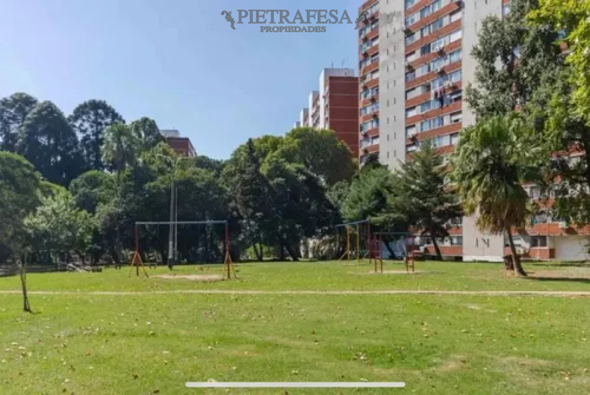 Apartamento ID.13919 - Apartamento en alquiler, 2 dormitorios, 1 baño, terraza lavadero. Parque Posadas.