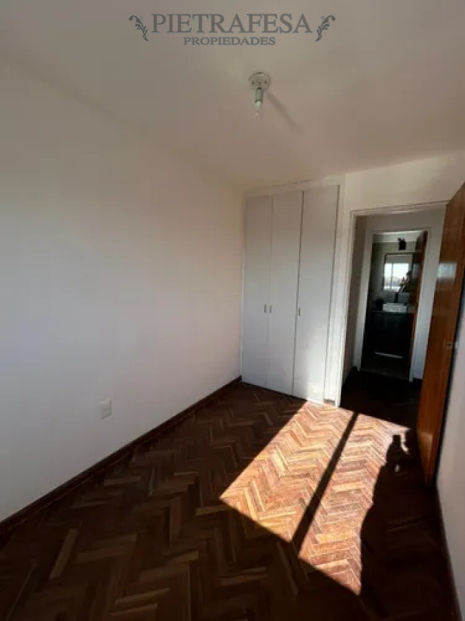 Apartamento ID.13762 - Apartamento en alquiler, 2dormitorios, 1baño, terraza. Tres Cruces.