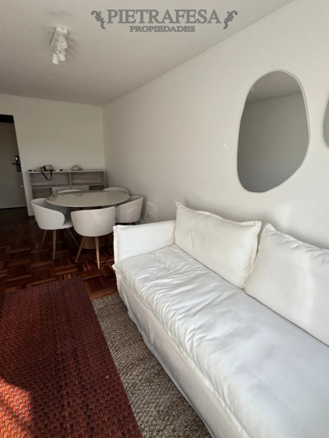 Apartamento ID.14649 - Apartamento en alquiler, 2 dormitorios, 1 baño, terraza lavadero. Pocitos.