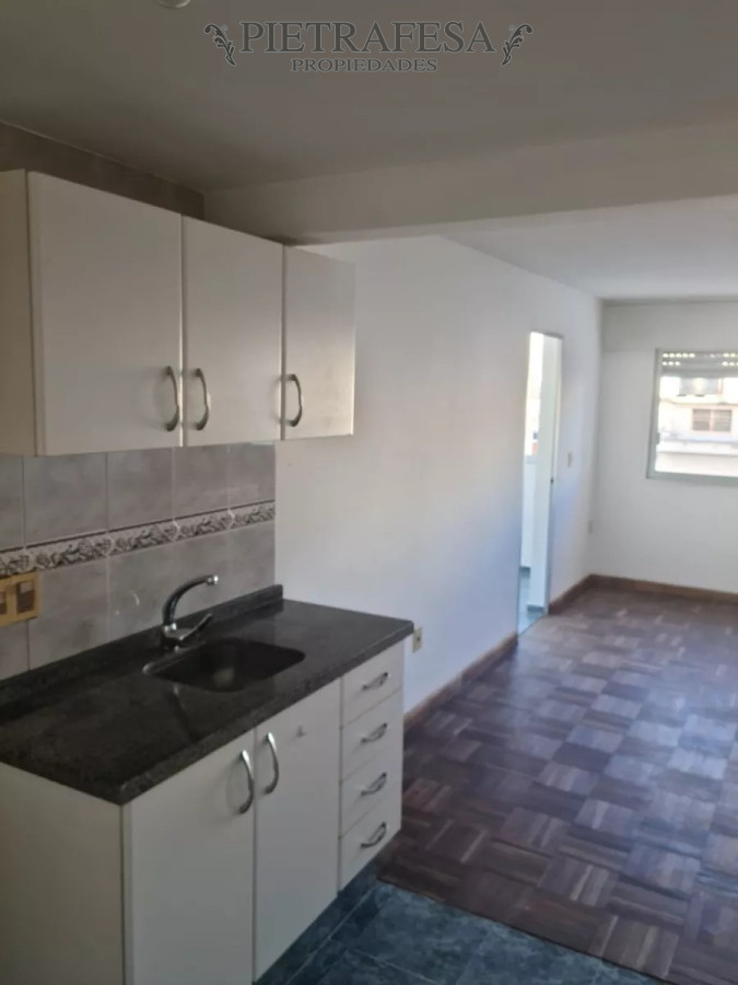 Apartamento ID.9011 - Apartamento en alquiler, Monoambiente, 1 baño, terraza. Centro.