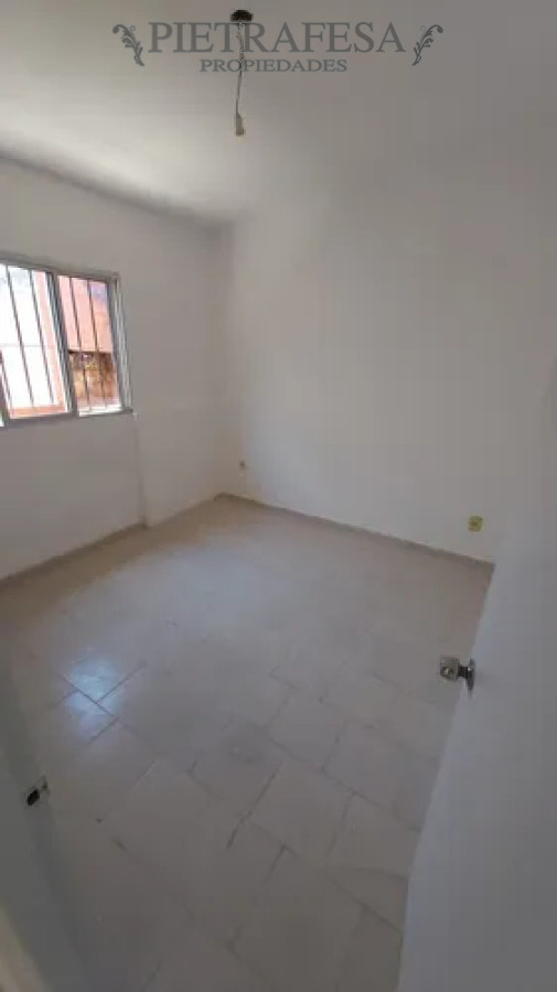 Apartamento ID.13619 - Apartamento en alquiler, 1dormitorio, 1baño, patio. Colon.