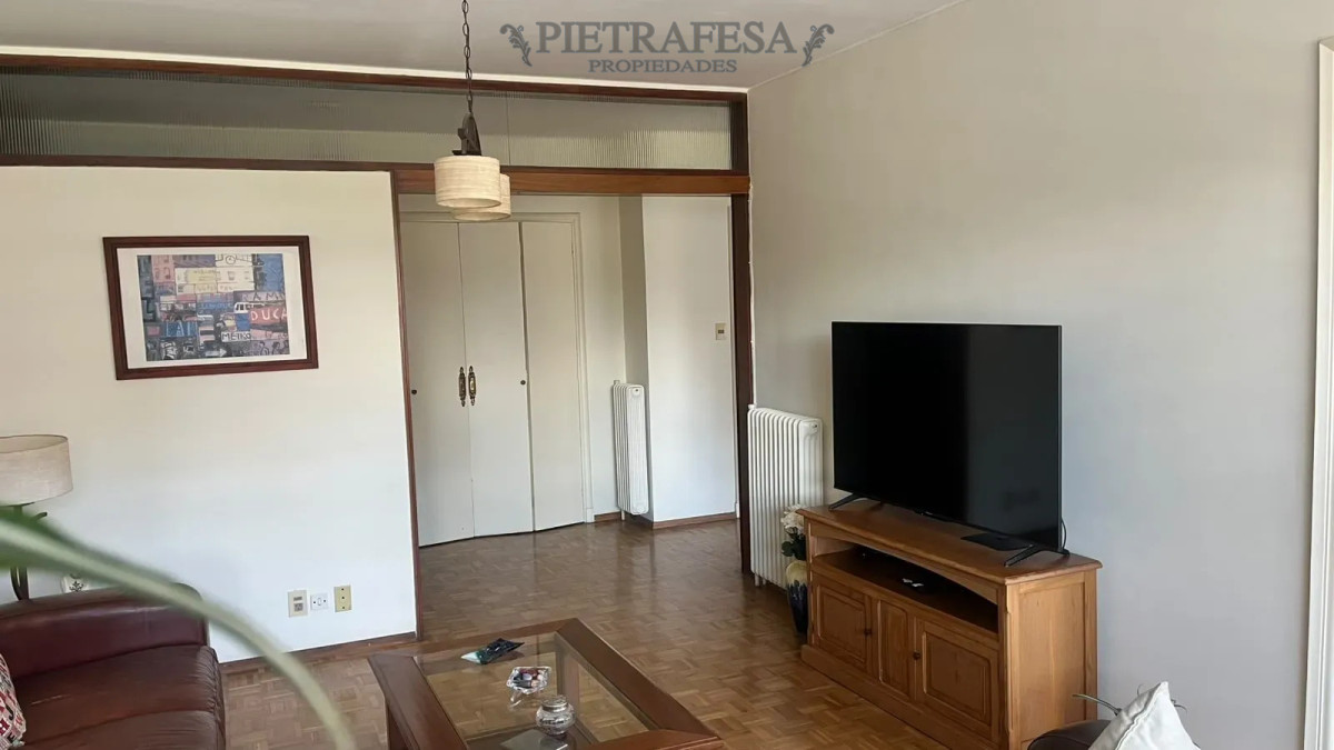 Apartamento ID.16667 - Venta de apartamento, 3 dormitorios , 2 baños , terraza , garaje . Parque Rodó