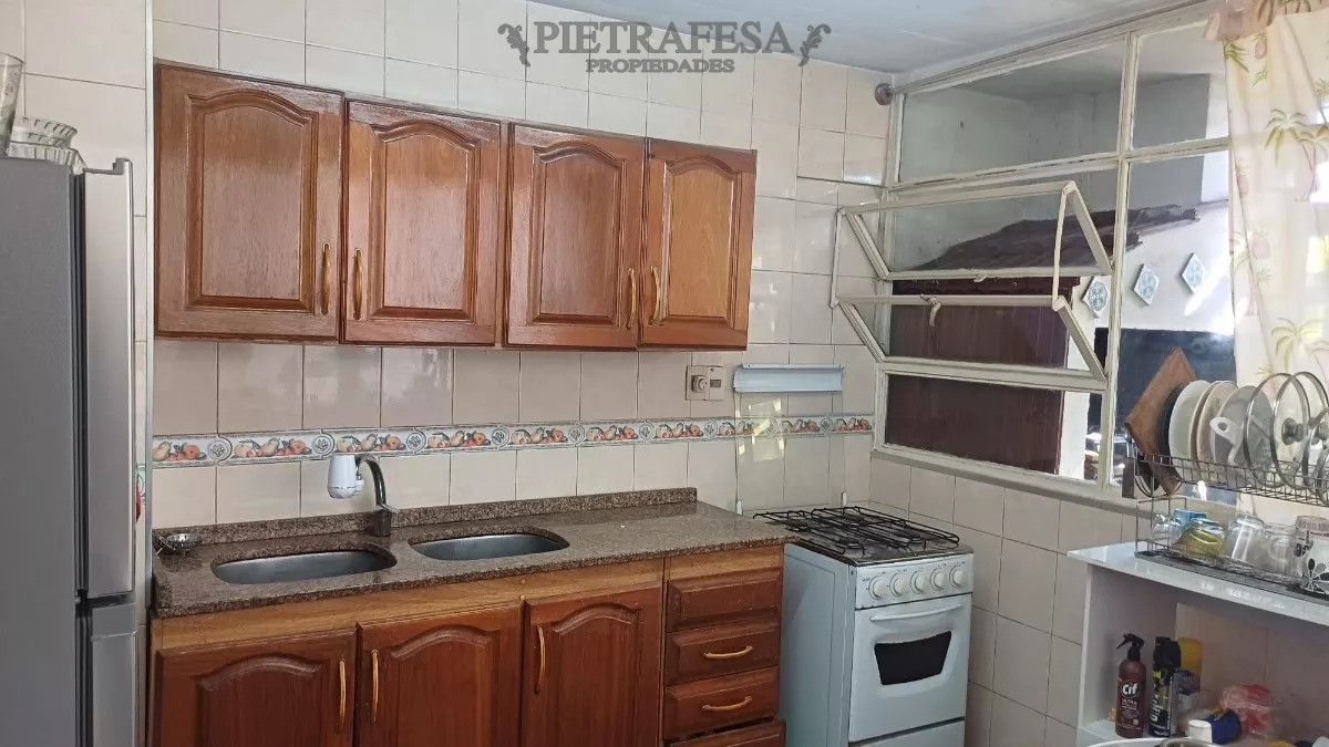 Apartamento ID.11775 - Apto en venta 3 dormitorios, 1 baño-Mercado Modelo